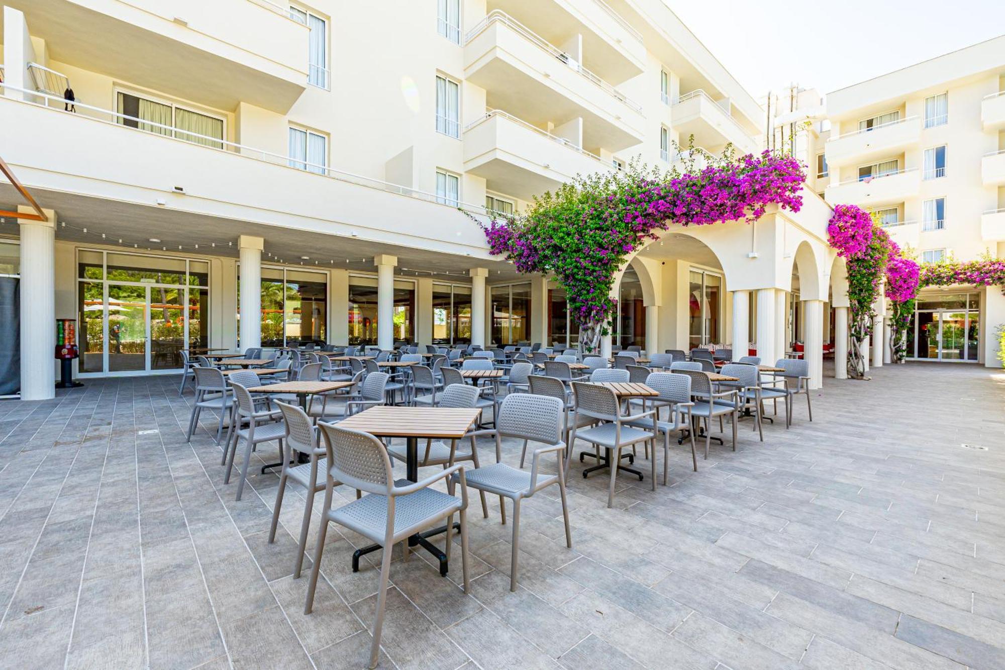Hotel Rosella Affiliated By Intelier Sa Coma  Extérieur photo