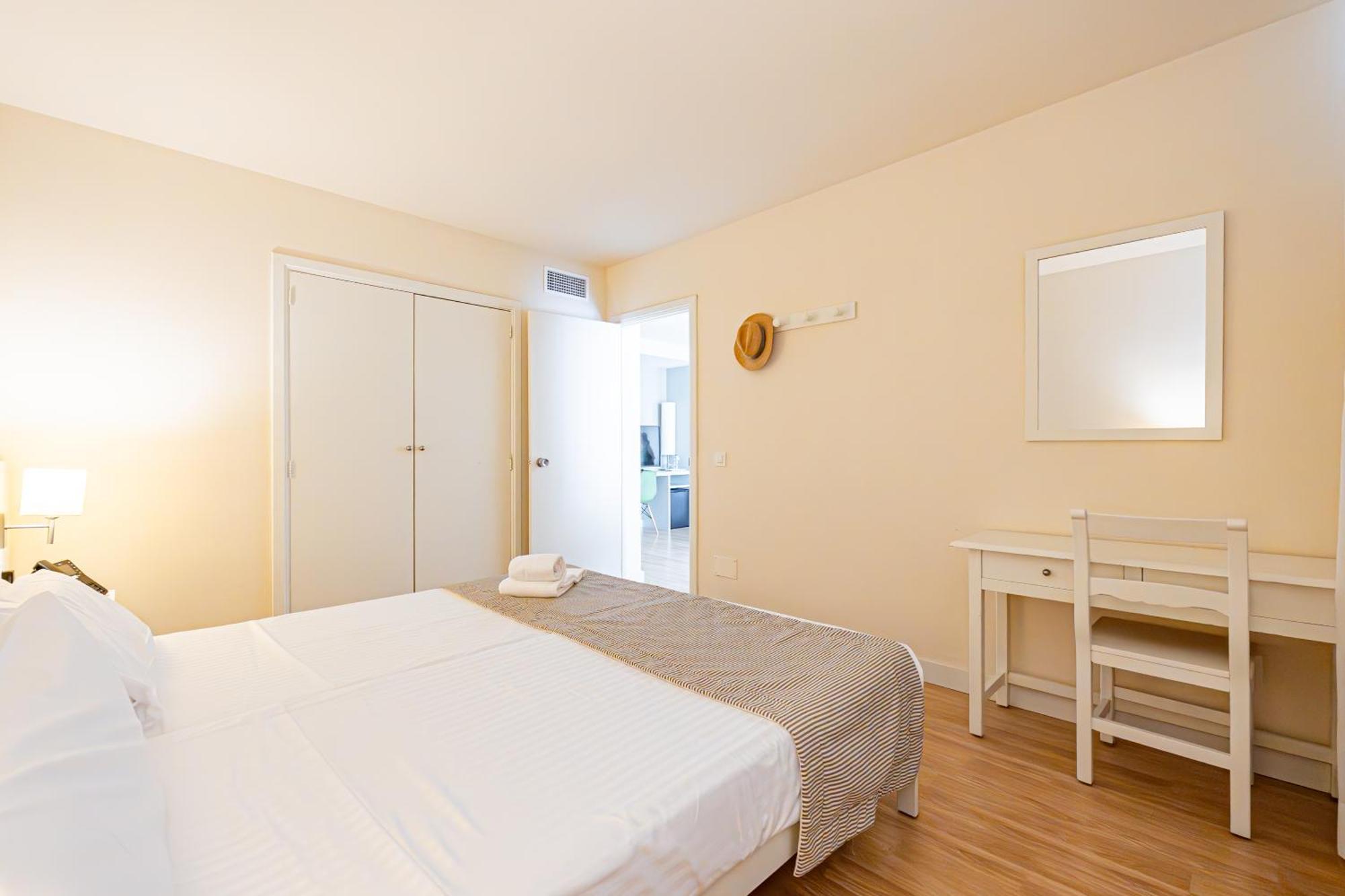 Hotel Rosella Affiliated By Intelier Sa Coma  Extérieur photo